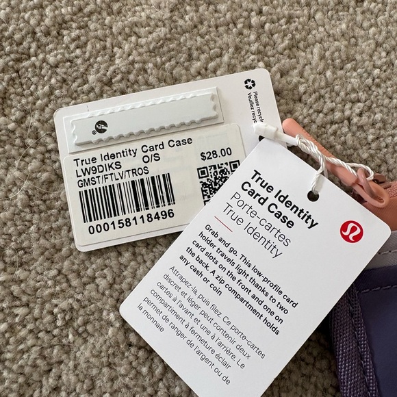 Lululemon true identity card holder NWT sold out color GMST/FTLV/TROS - Picture 2 of 4
